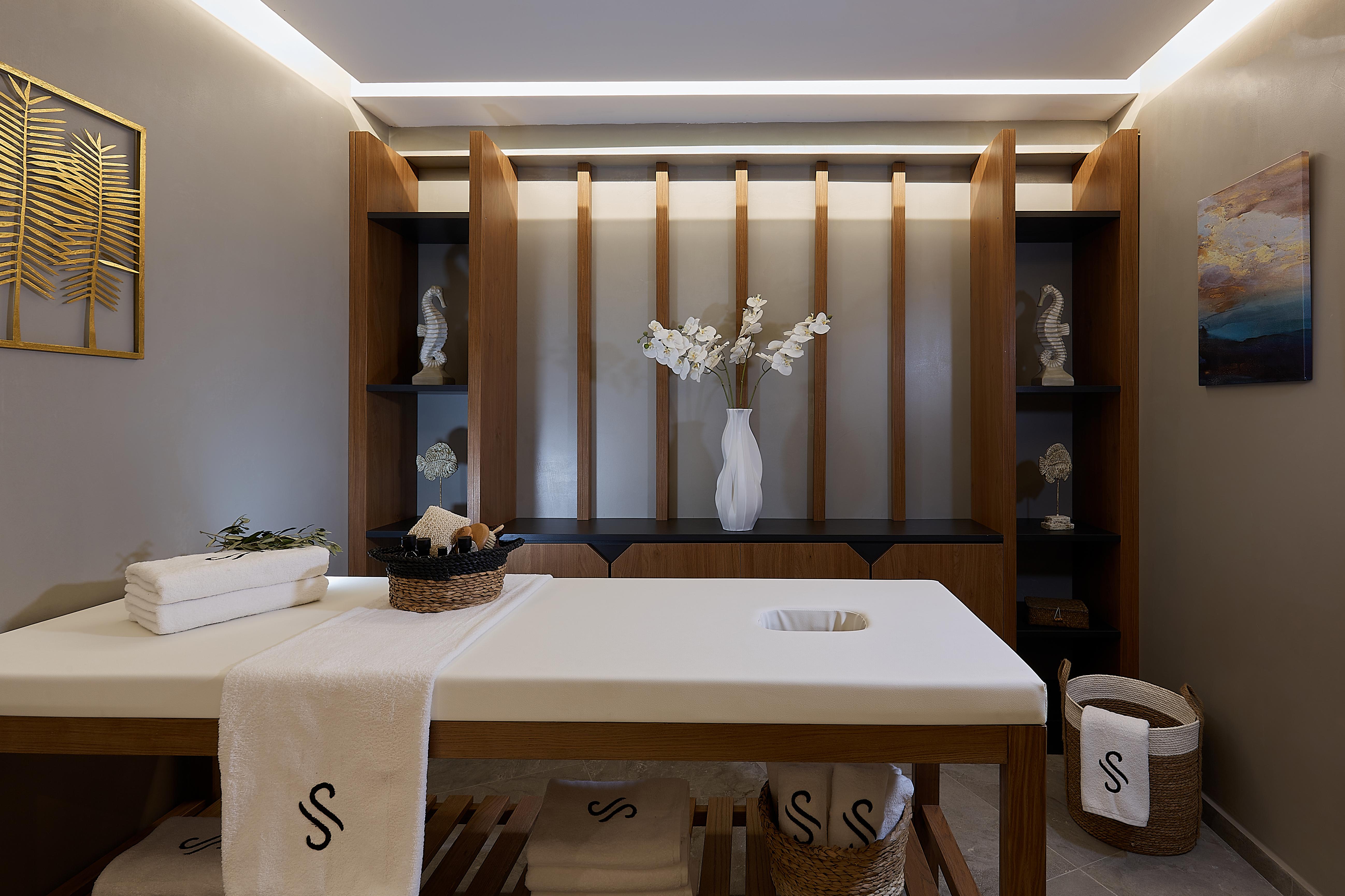 Апарт-отель Seascape Luxury Residences (adults Only) 4*